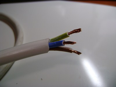 Remove_insulation_at_cable_3.JPG